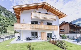 M1 - Mountain Living